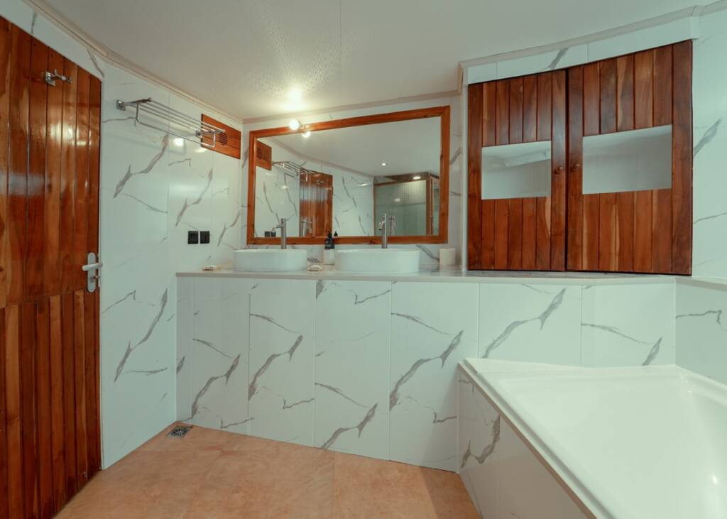 Master Suite Bathroom Large