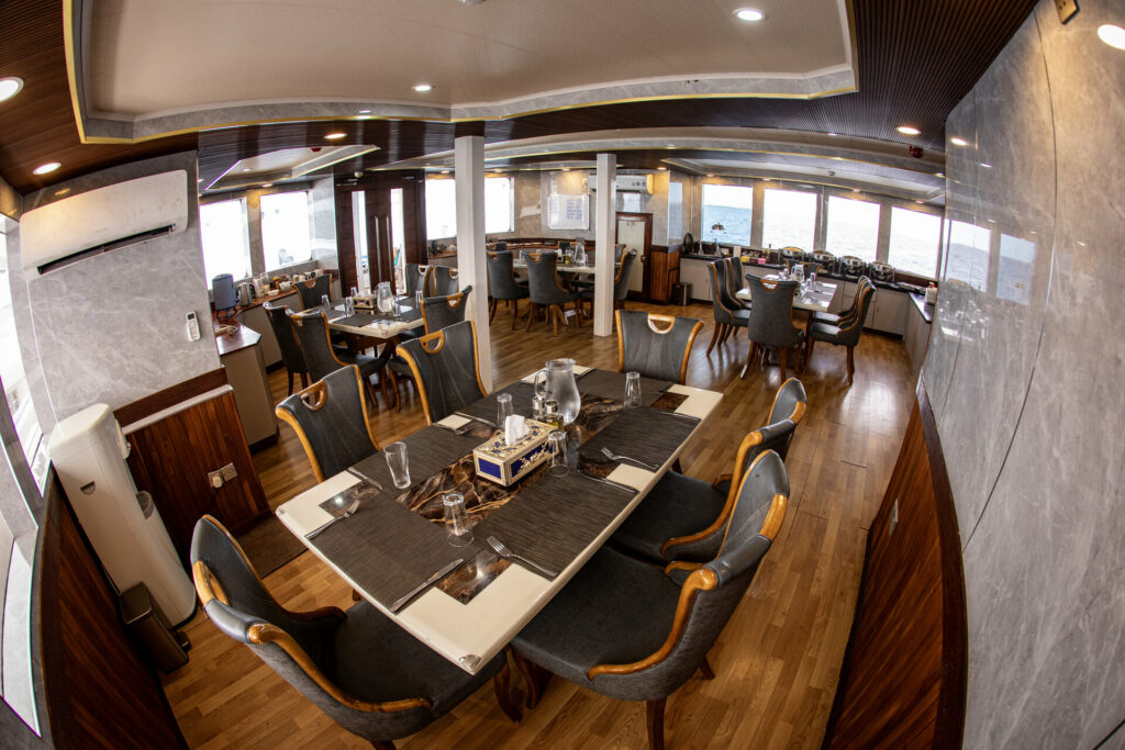 SeaRose II Dining saloon