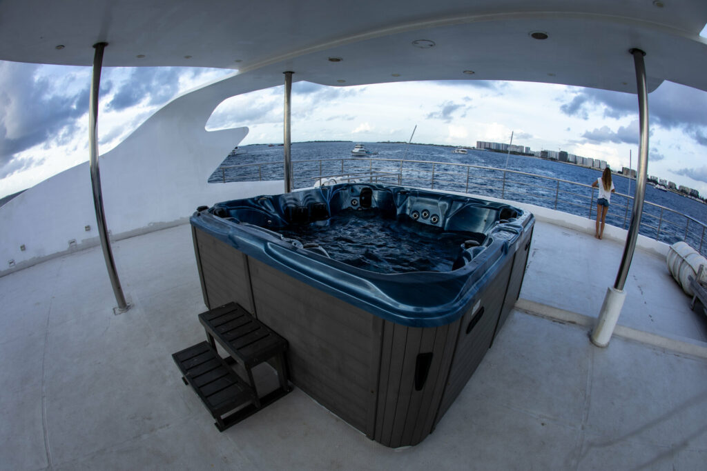 SeaRose II Sun deck jacuzzi